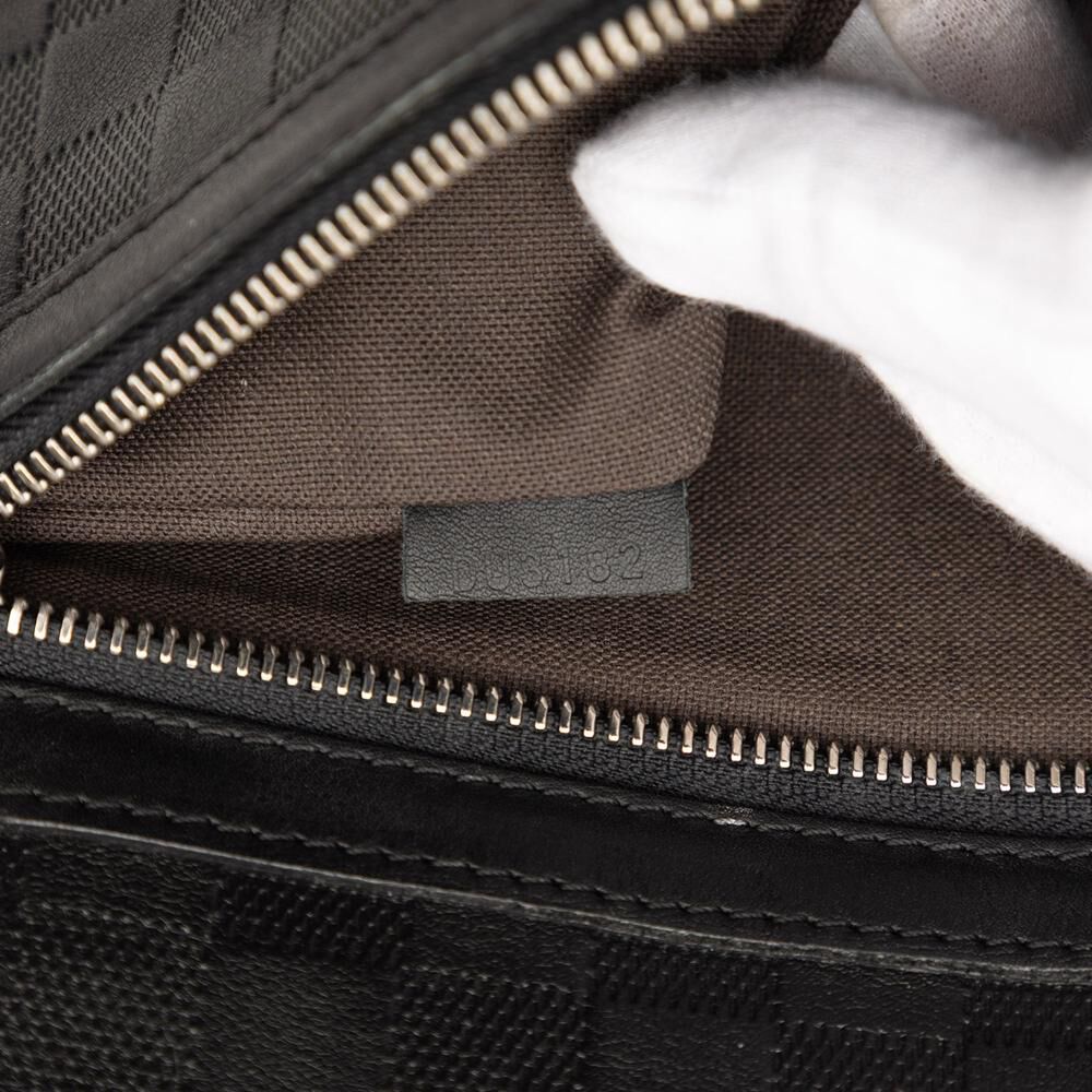 Louis Vuitton Shoulder Bags