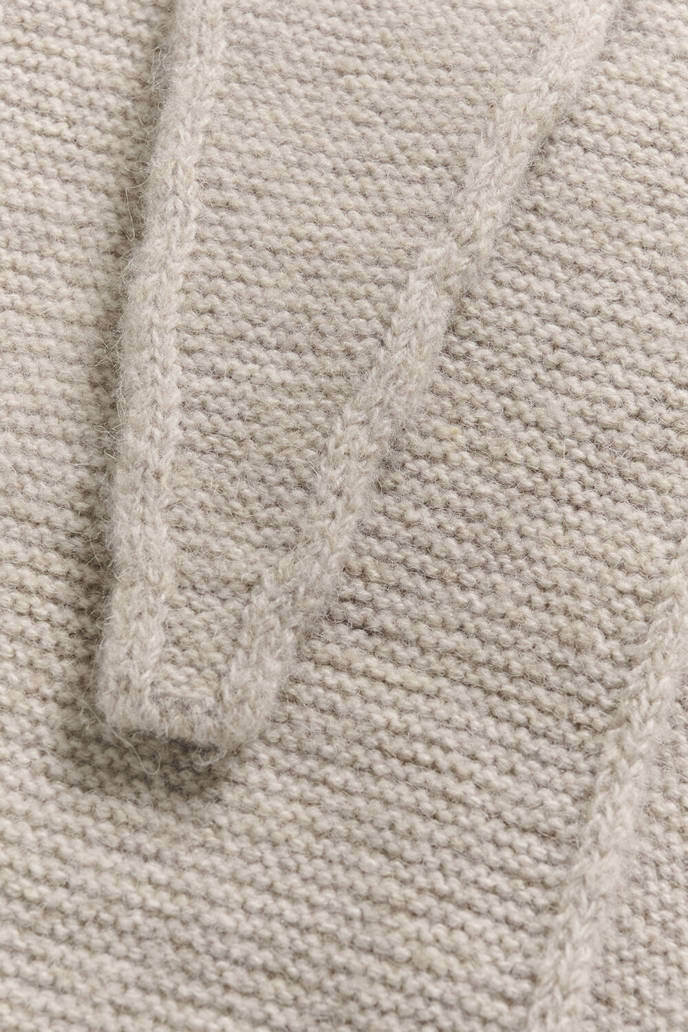 KAsiv Small Knit Scarf