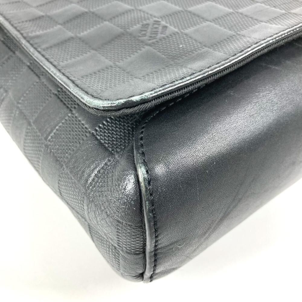 Louis Vuitton District