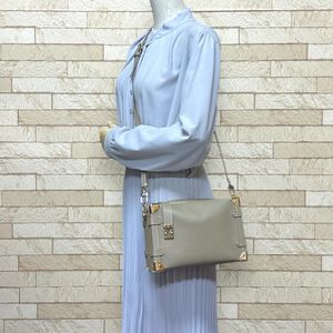 Louis Vuitton Shoulder Bags