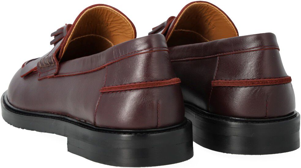 Bred loafer med frynser og kvastdet