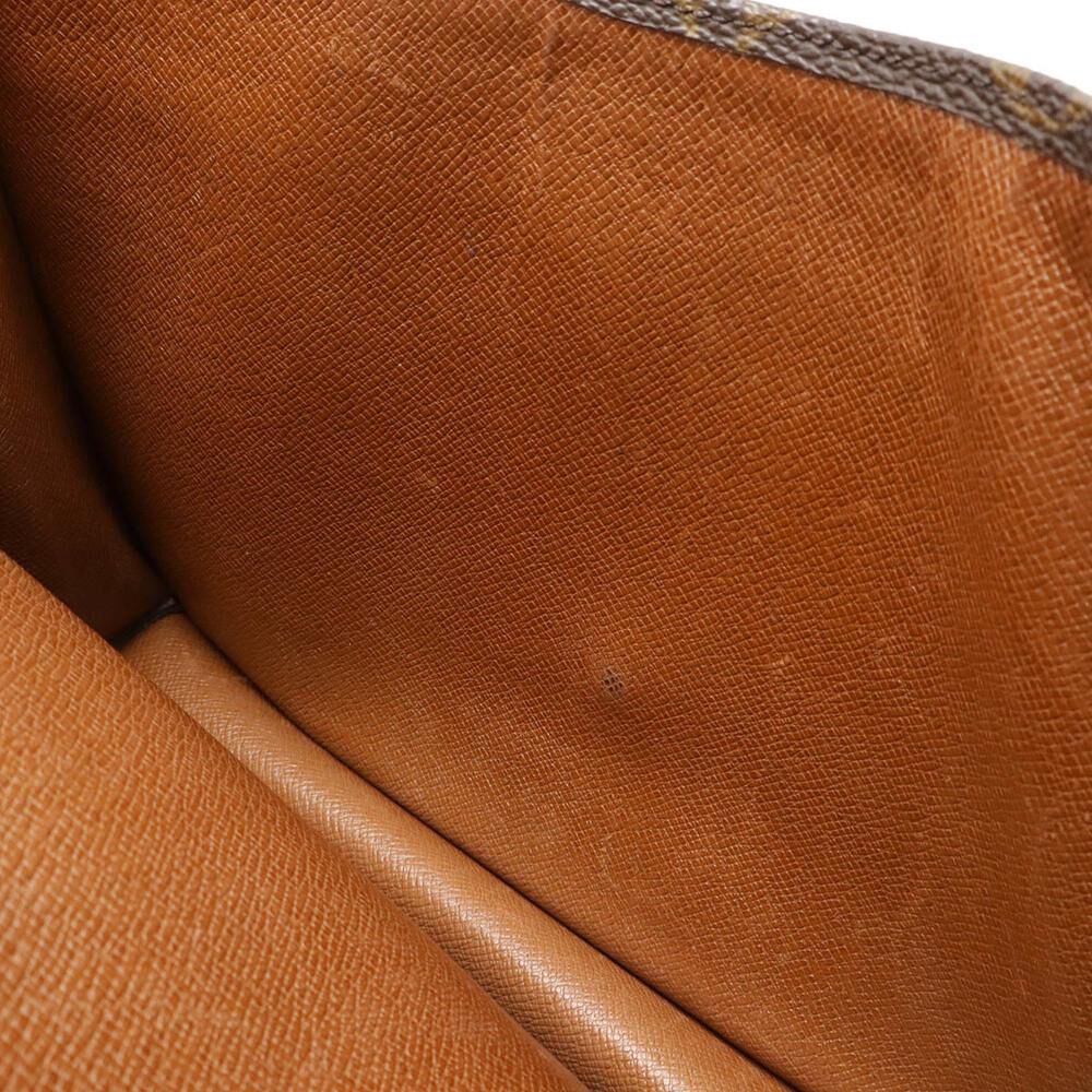 Louis Vuitton Clutch