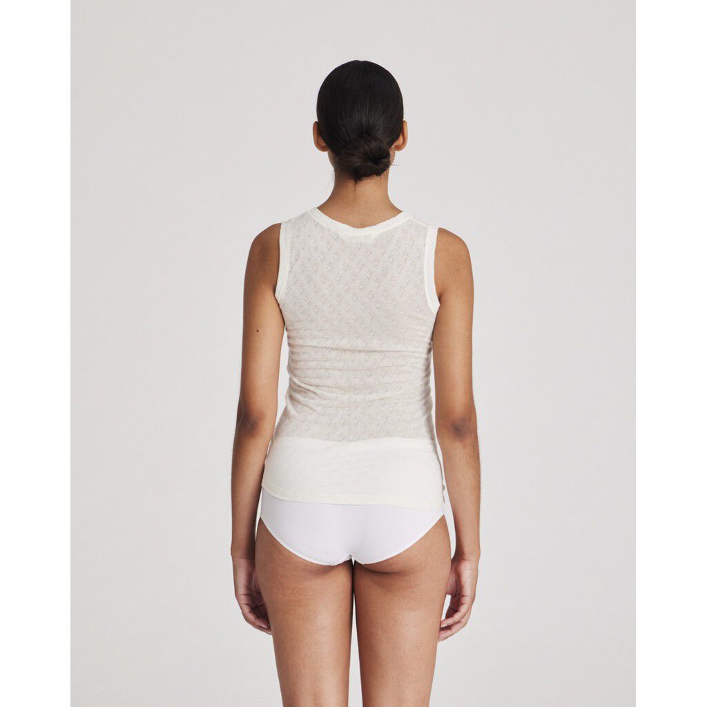 Alberte S&acute;less Silk Top