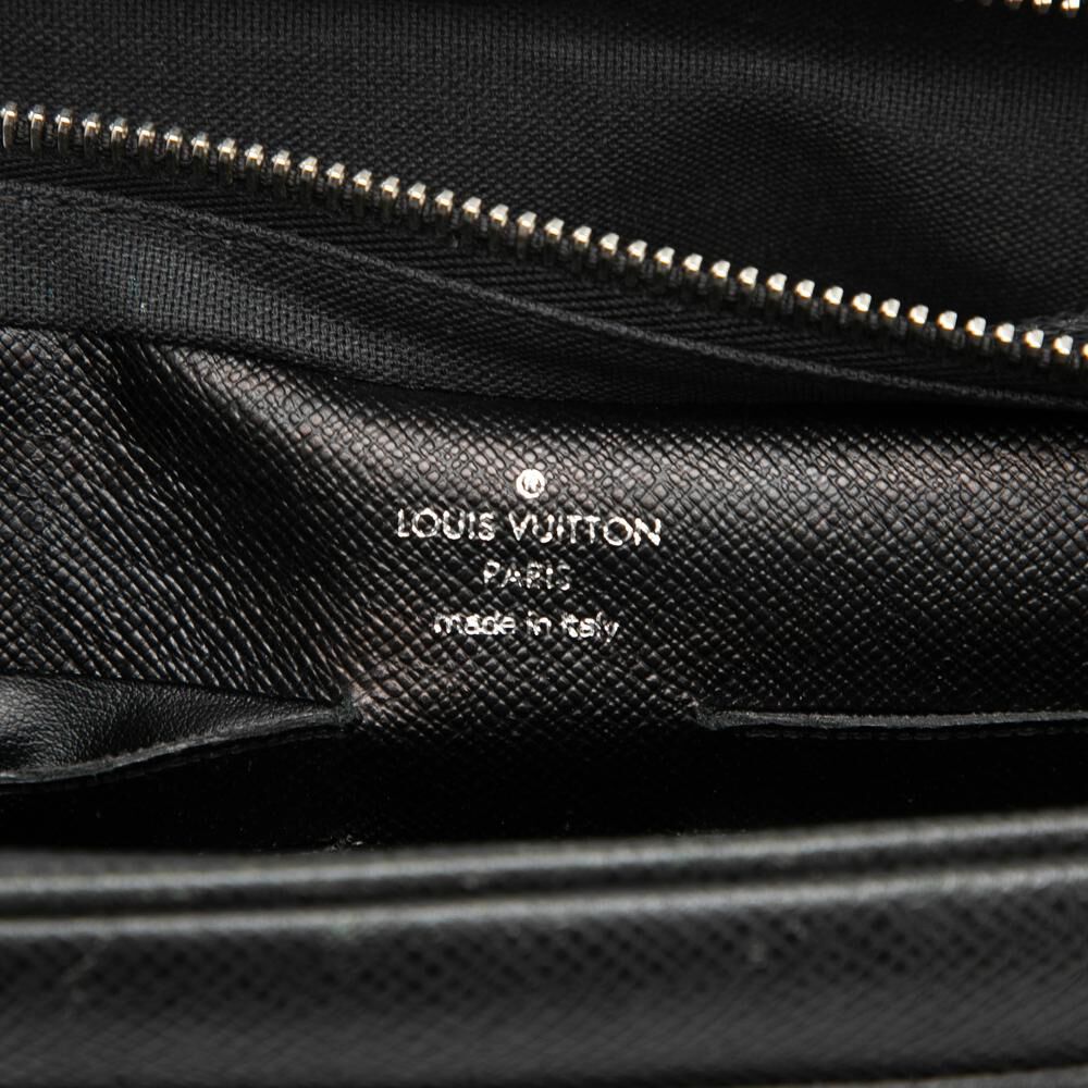 Louis Vuitton Clutch