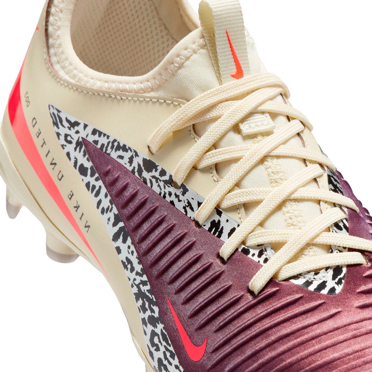 United Phantom 6 Academy FG/MG Fodboldst&oslash;vler