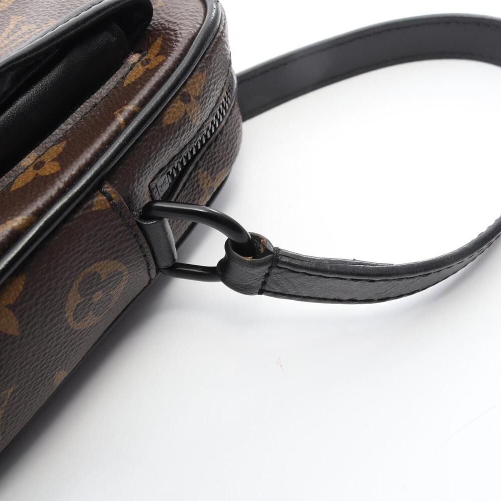 Louis Vuitton Shoulder Bags