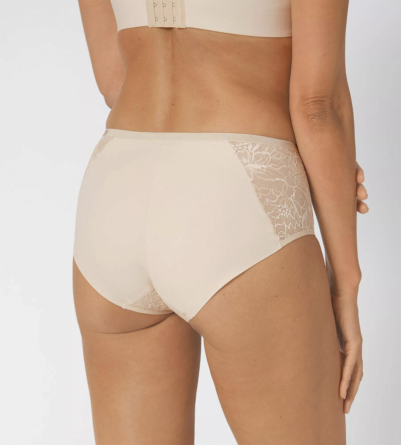 Amourette Charm Maxi01