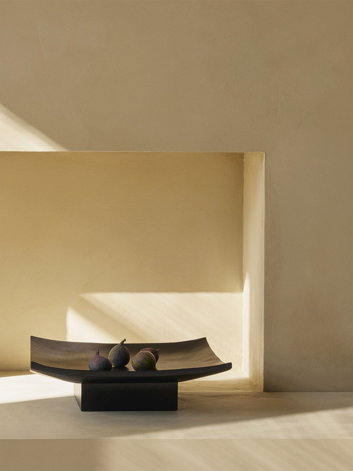 Relev&eacute; Platter, Wood, Dark Brown