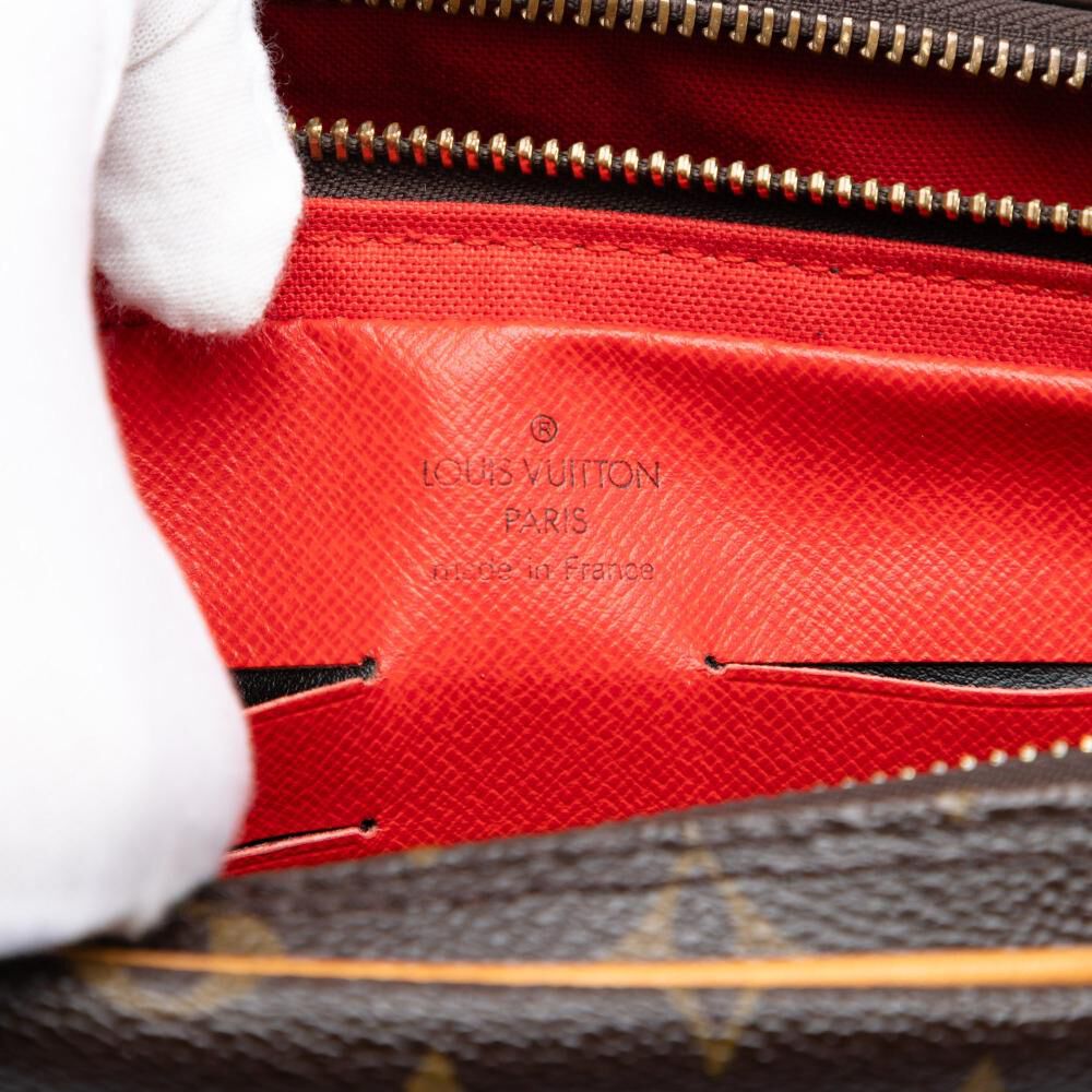 Louis Vuitton Clutch