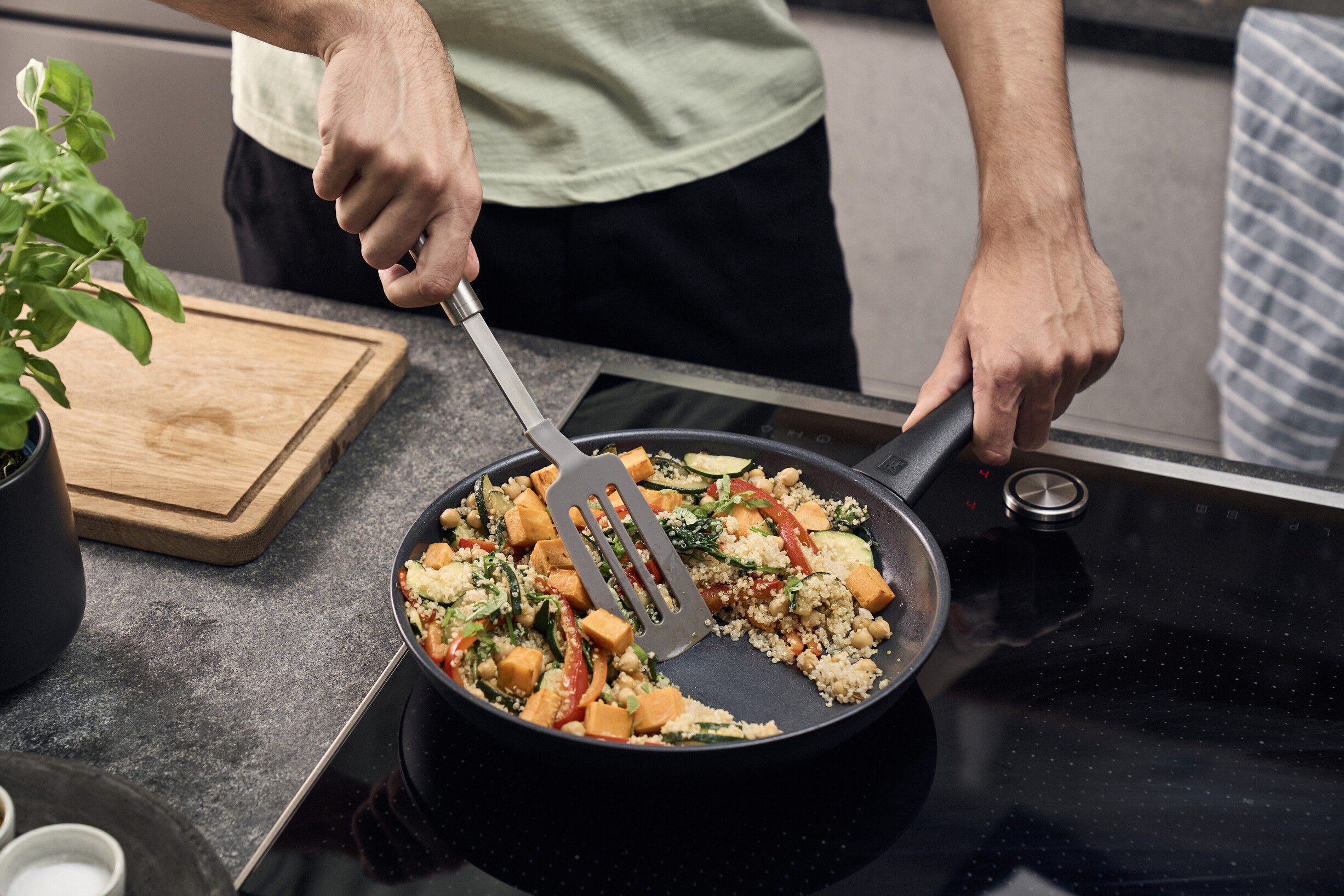 Madura Plus Ceramic Stegepande, 24 cm, Aluminium, Titanium f