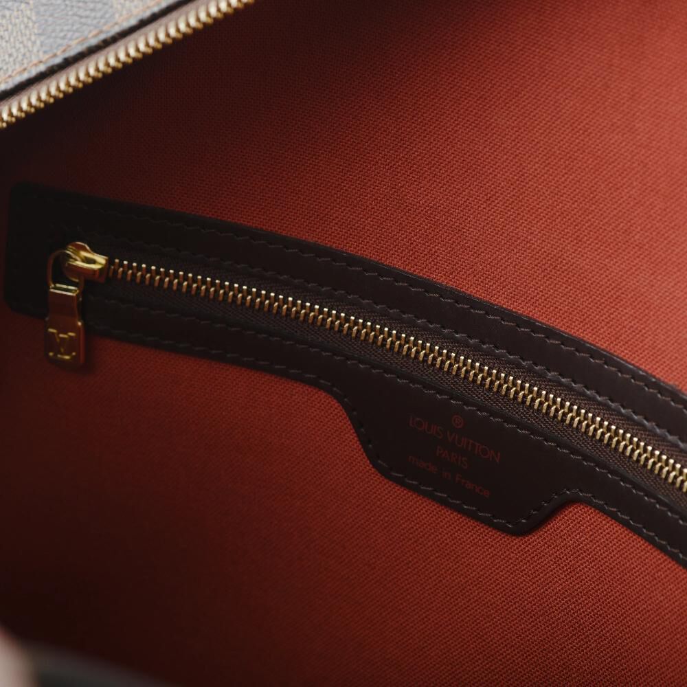 Louis Vuitton Nolita
