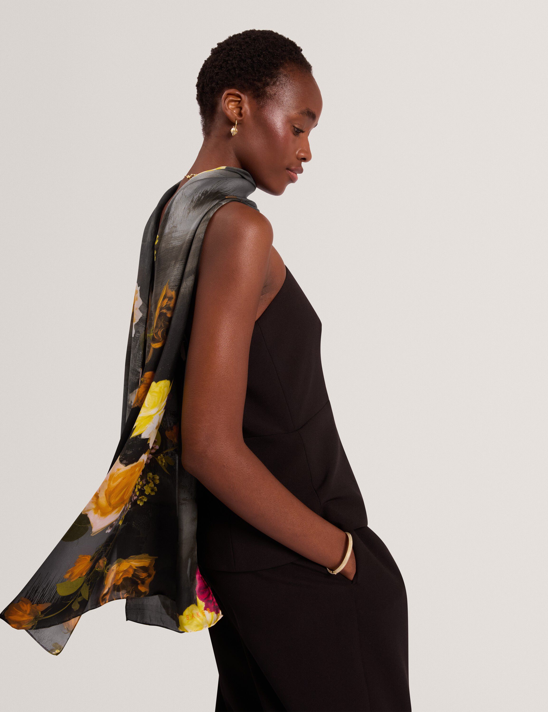 NEEAH Floral Printed Silk Long Scar