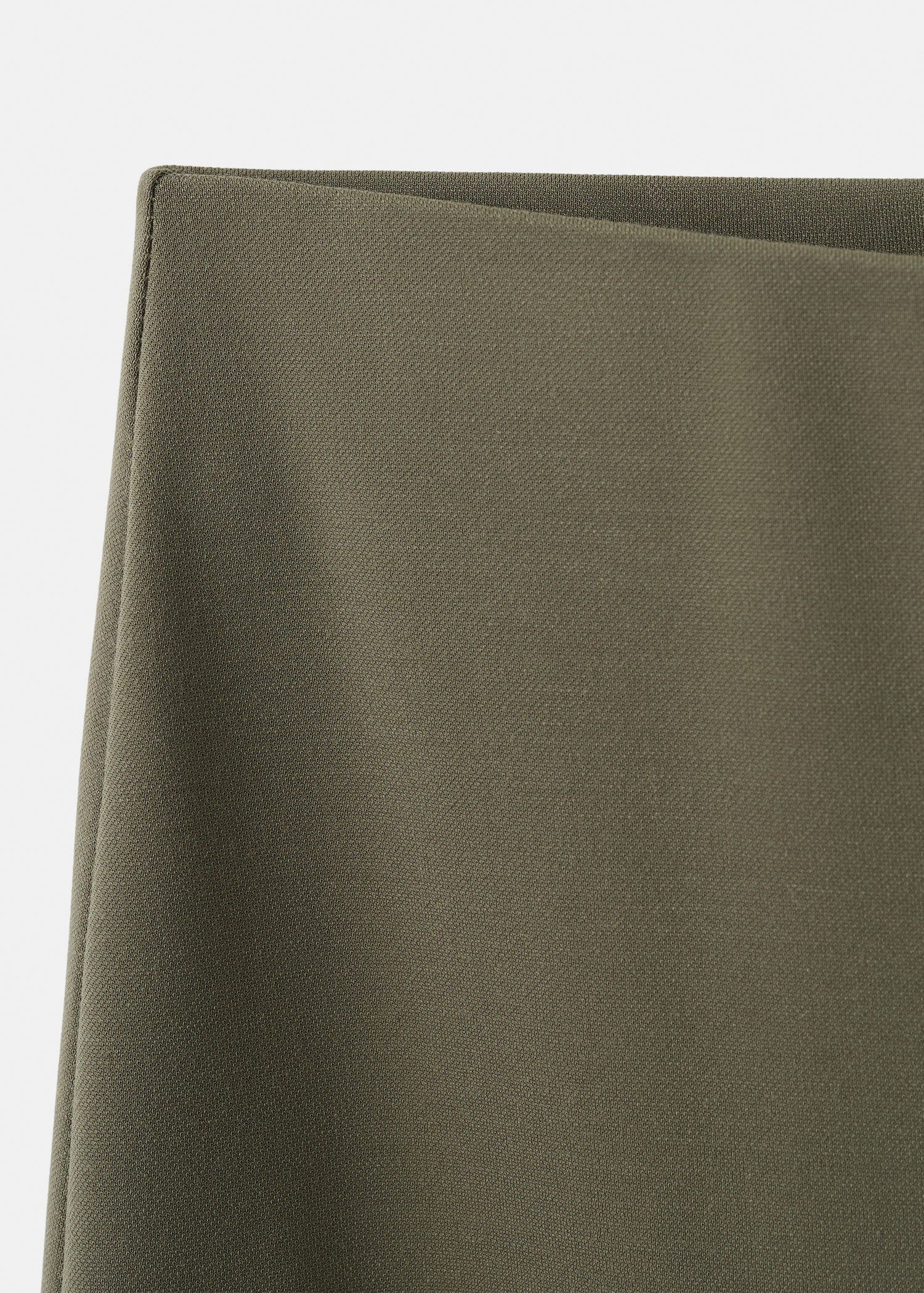 Straight-fit trousers with elastic