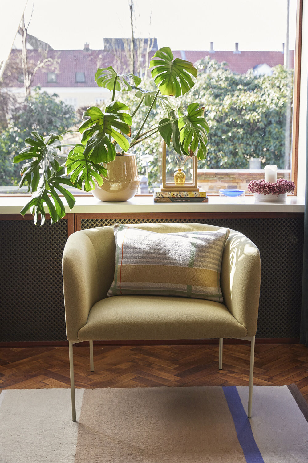 Eyrie Lounge Chair Yellow