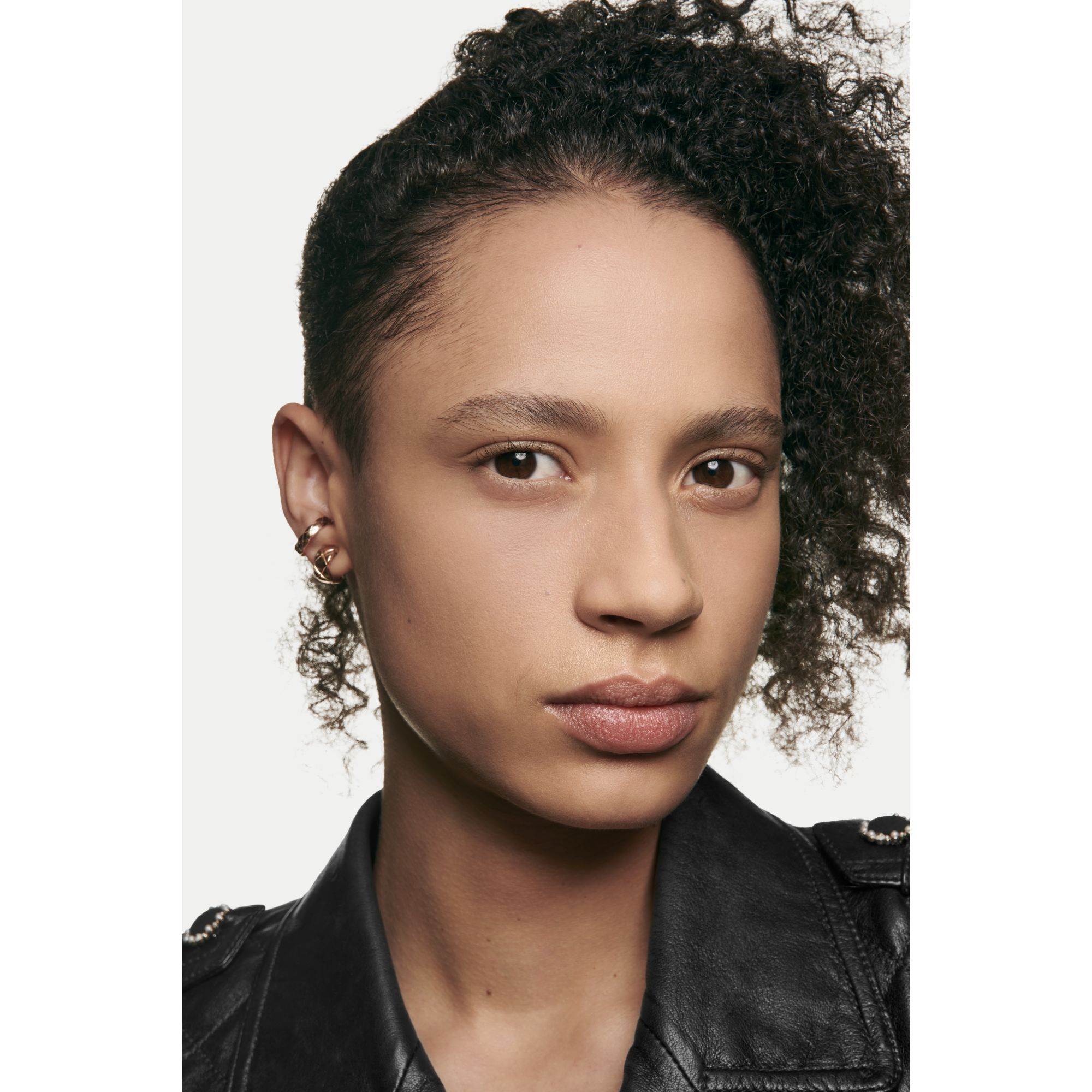 PUDDER FOR EN NATURLIG SUND GL&Oslash;D REFILL