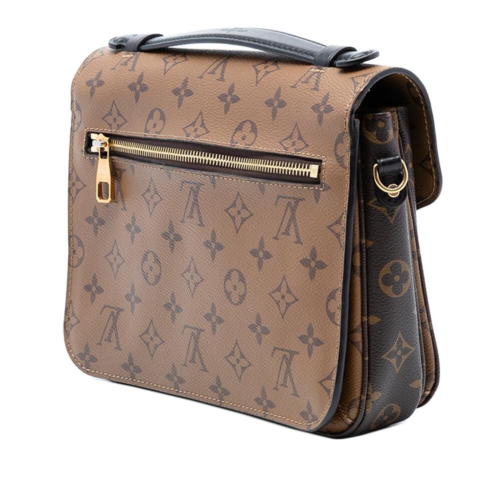 Louis Vuitton Shoulder Bags