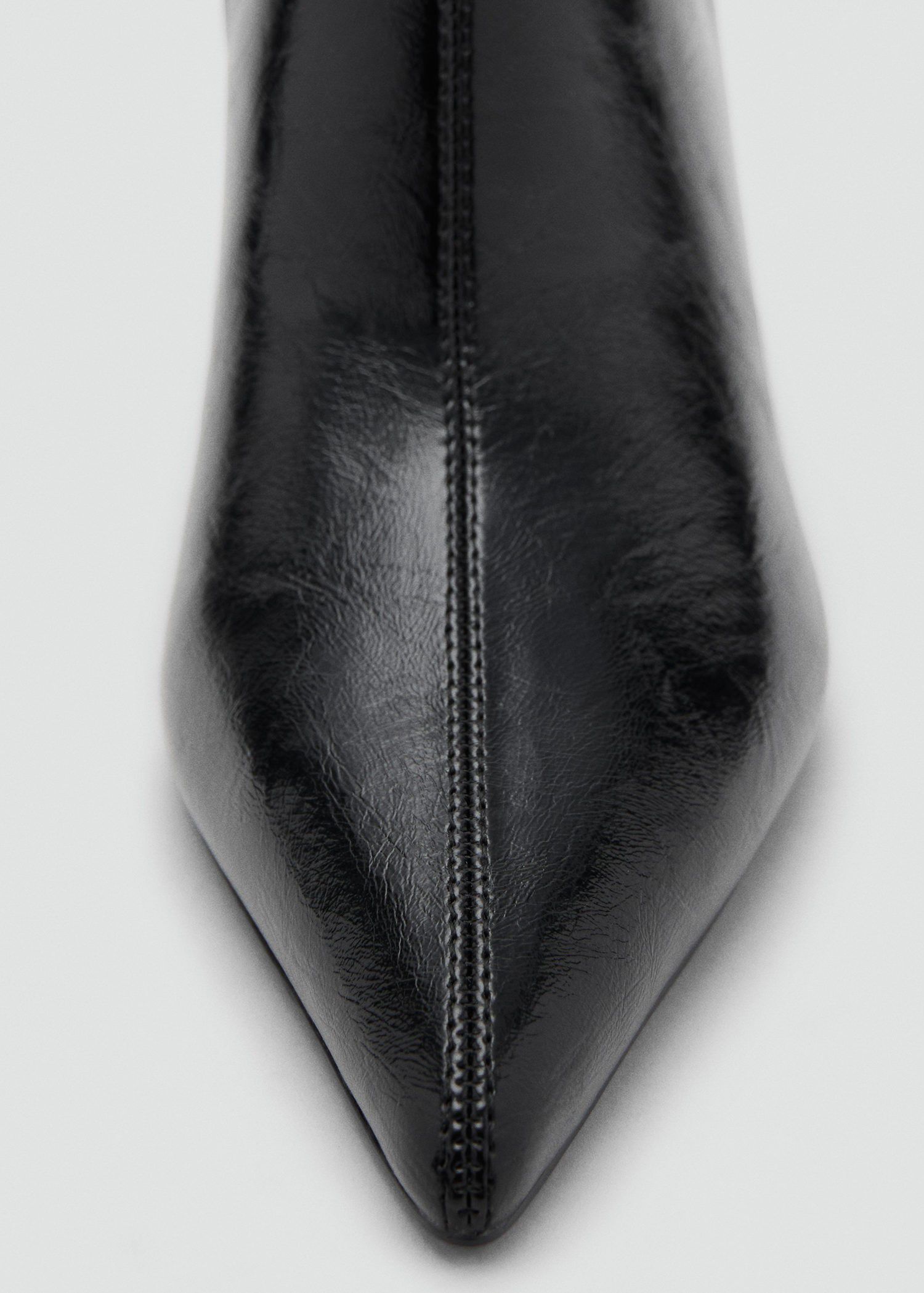 Pointed heel ankle boot