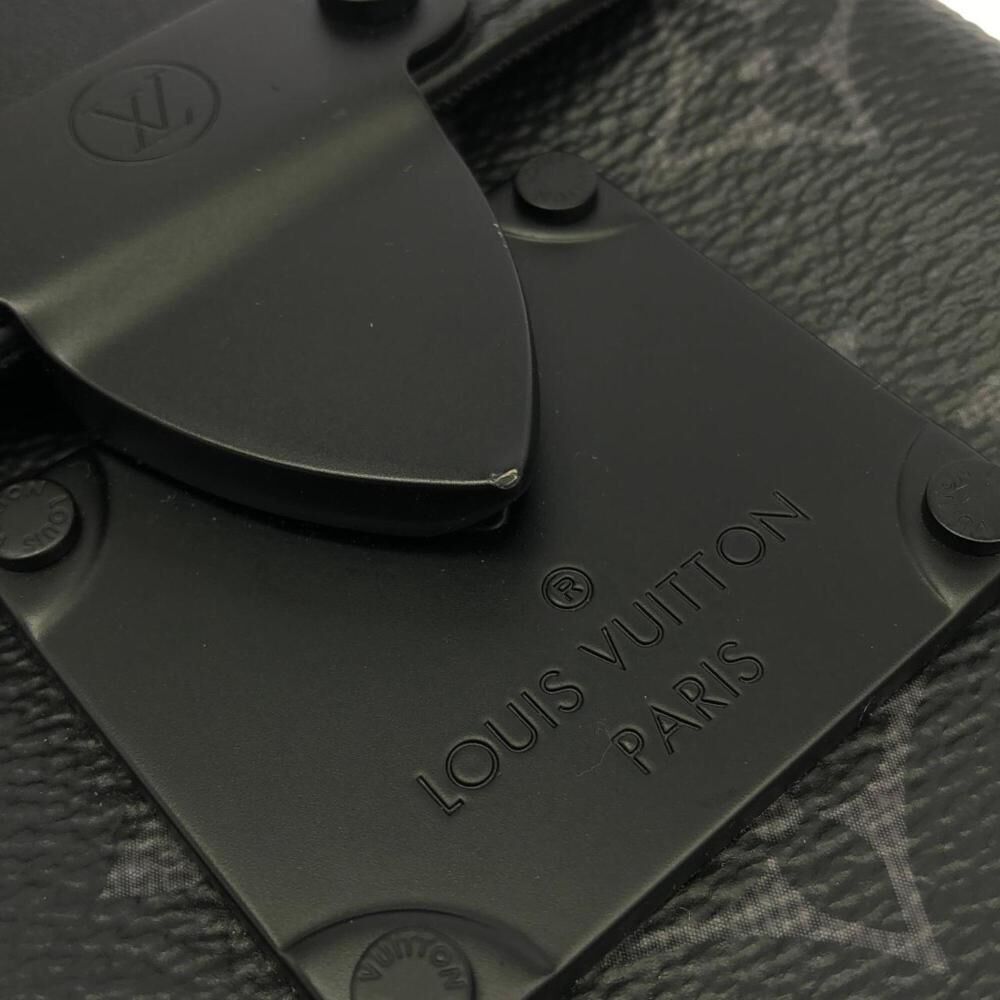 Louis Vuitton Shoulder Bags