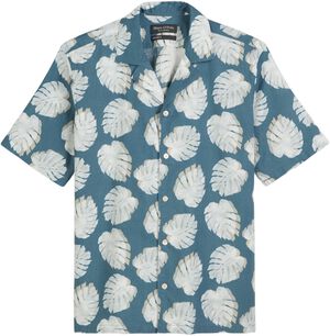 Camp collar, short sleeves, slits a