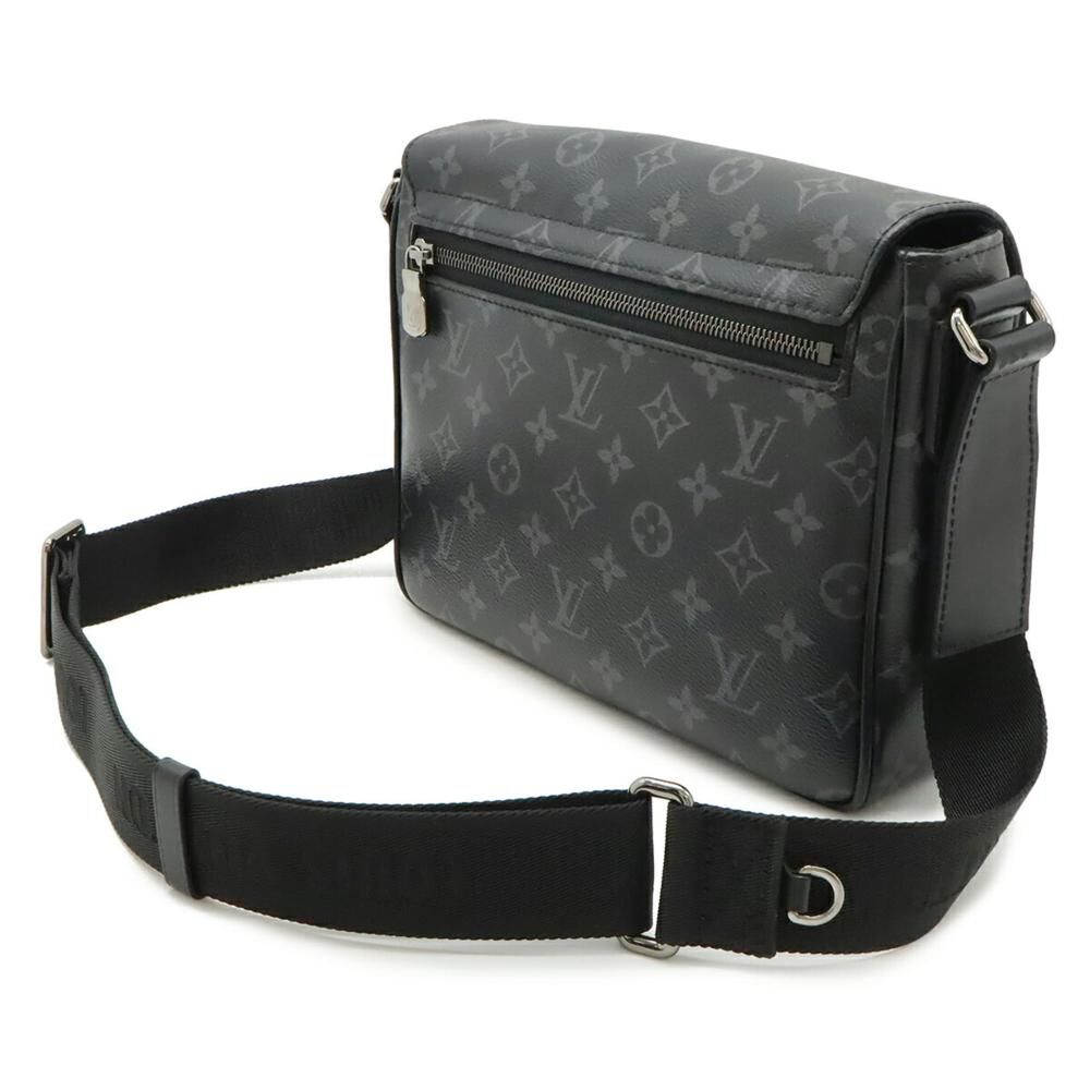 Louis Vuitton District