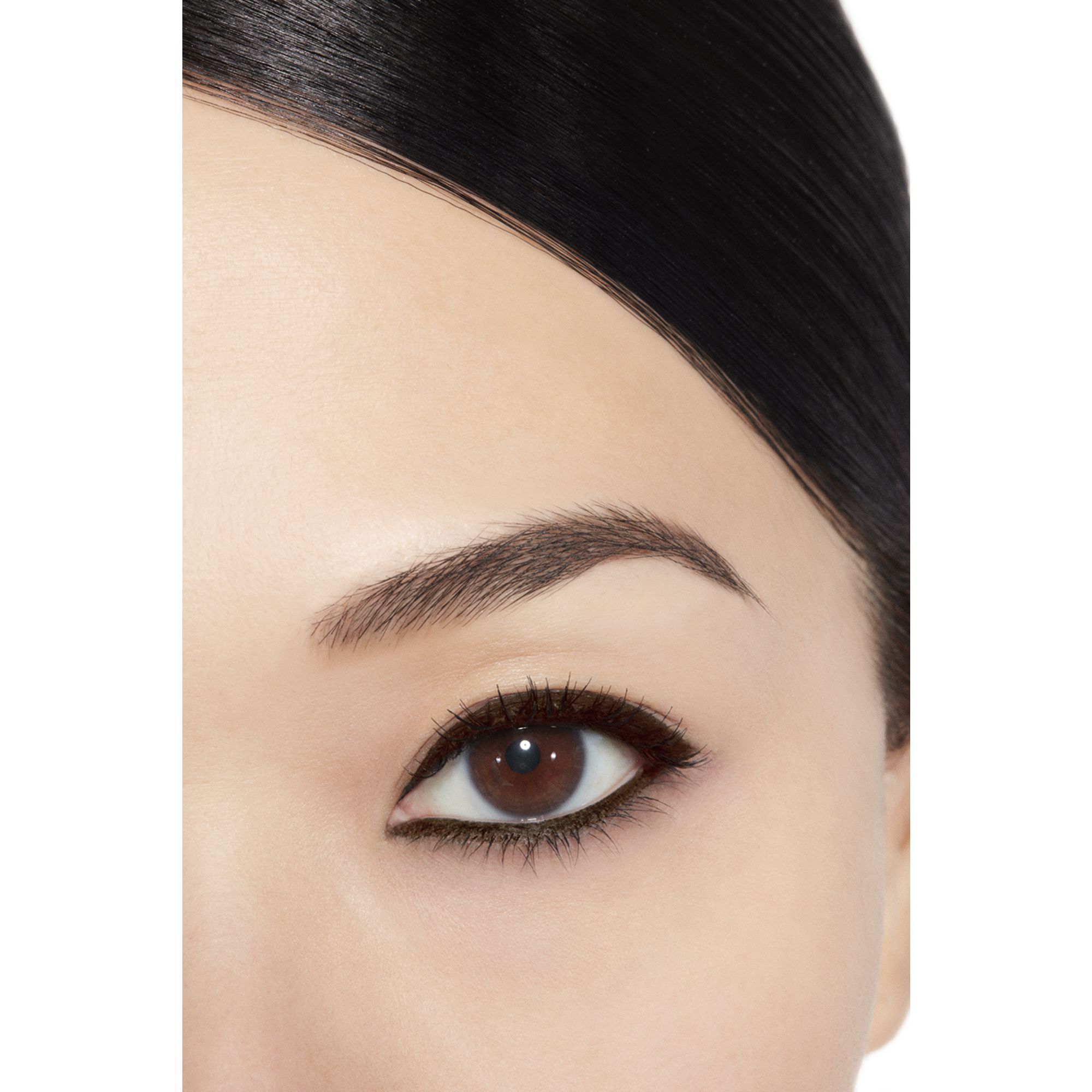 &Oslash;JENPEN, EYELINER OG KOHL, HOLDER I LANG TID