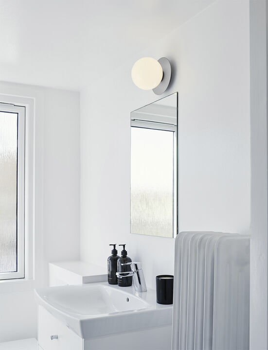 Liila 1 Medium IP44, light silver / opal