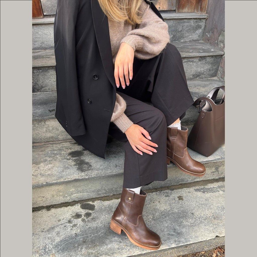 Say More - Brown/Tan