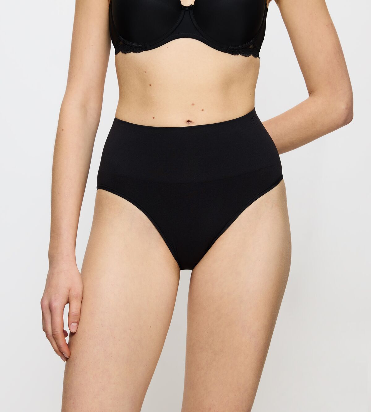 Triumph Soft Sculpt Bandeau String