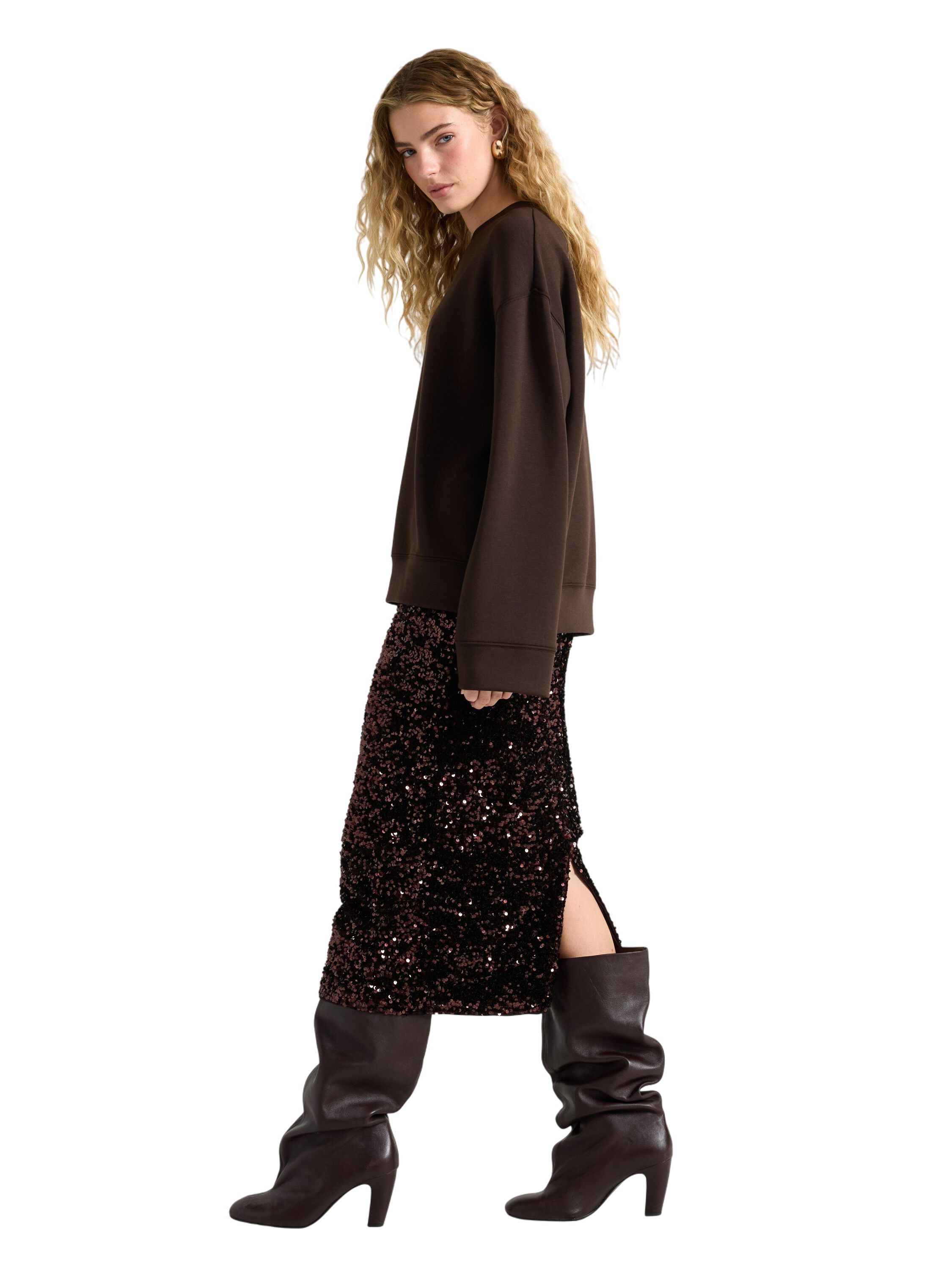 Figure fit midi skirt with elastic