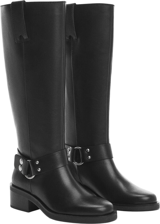 Buckles leather boots