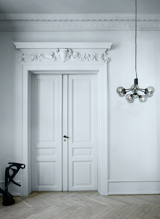 Apiales 9, satin black / smoked black