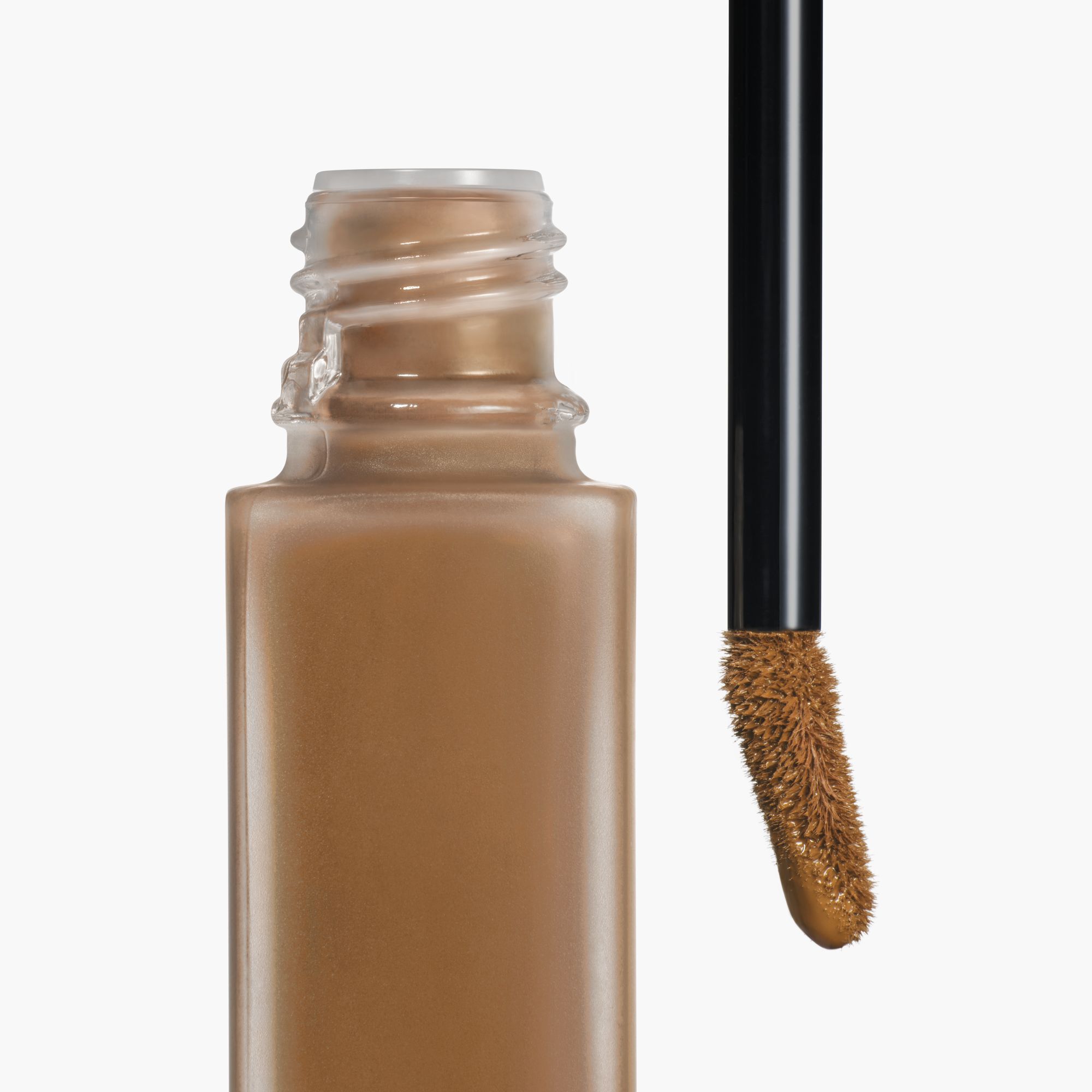 ULTRAWEAR  ALL-DAY COMFORT  FLAWLESS FINISH CONCEALER