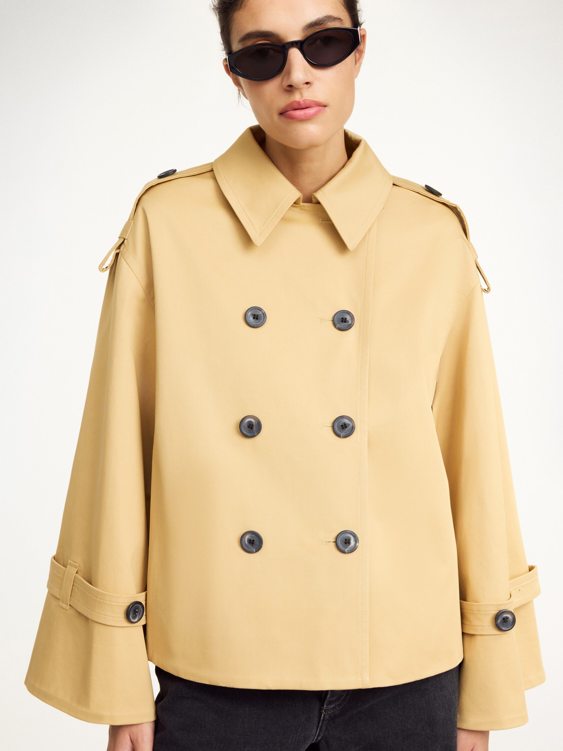 Alisandra kort trench