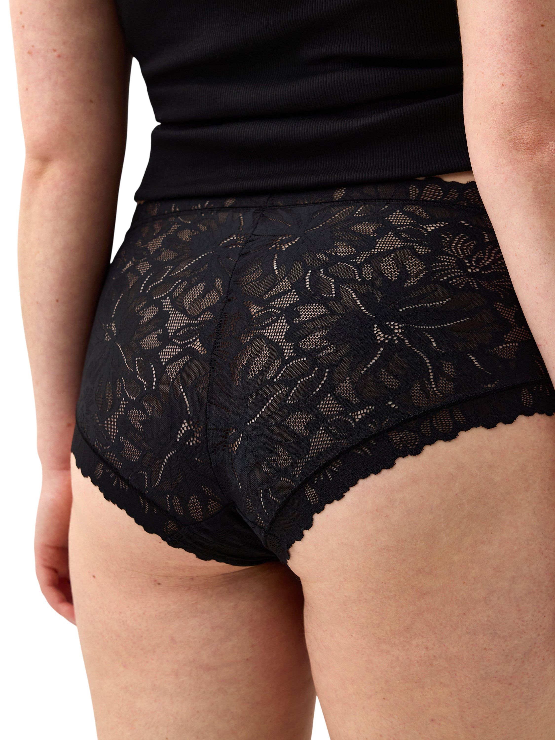 Briefs in a soft and comfy lace wit