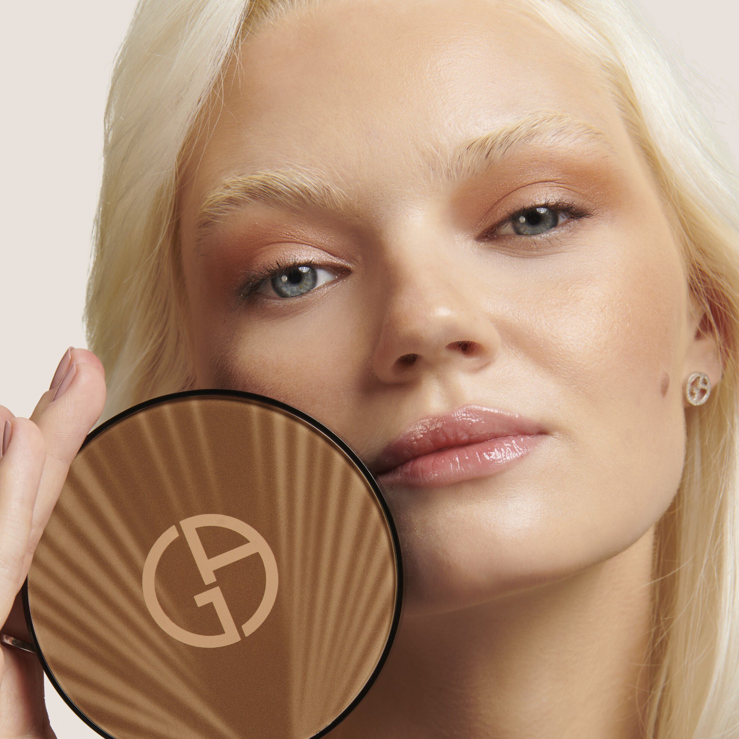 LUMINOUS SILK BRONZER