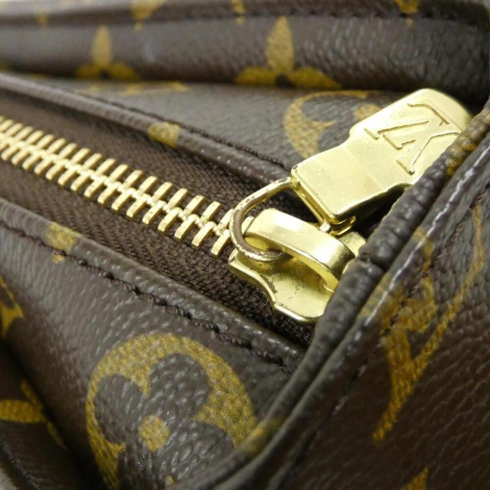 Louis Vuitton Shoulder Bags