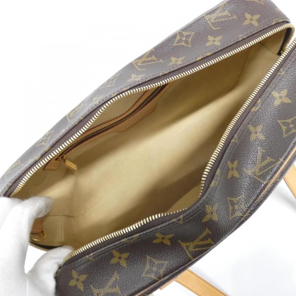 Louis Vuitton Shoulder Bags