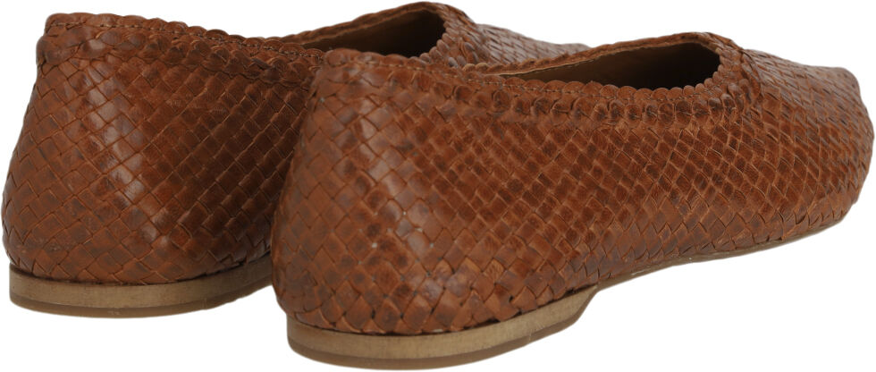 H&aring;ndflettet ballerina med spids snu