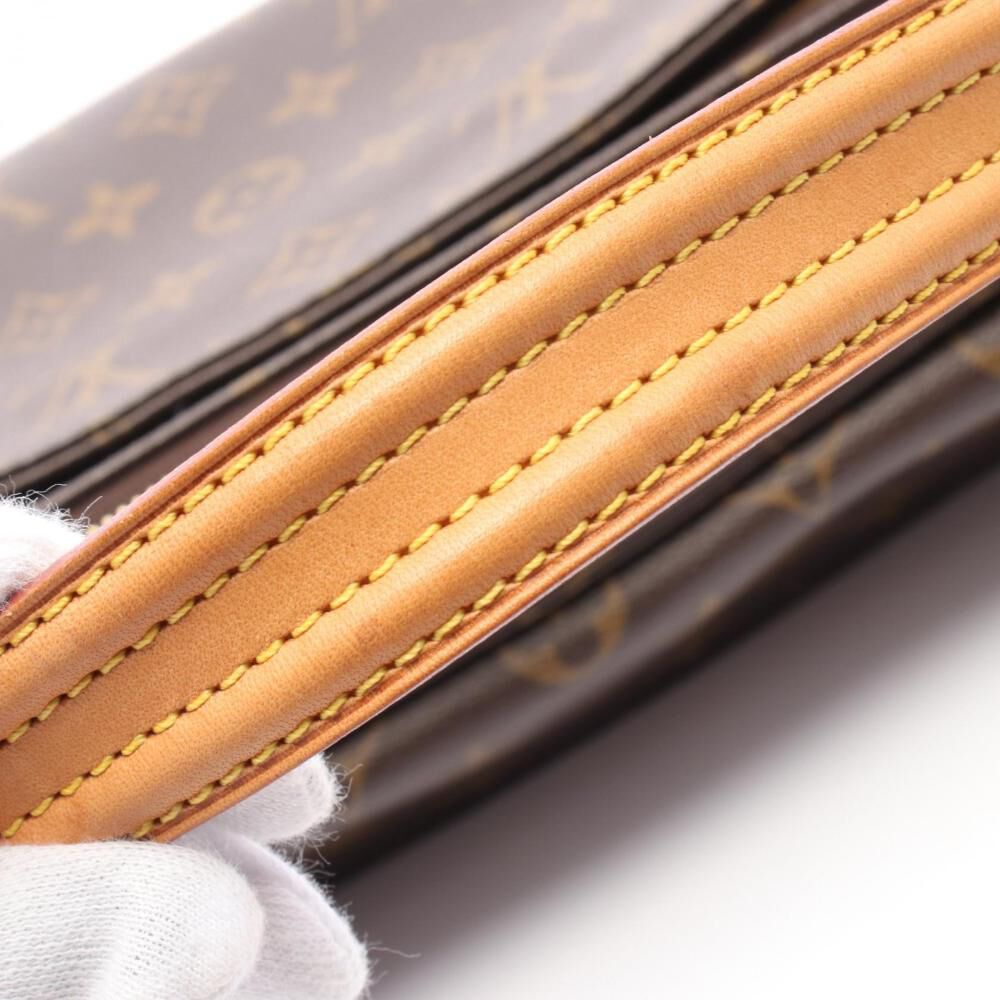 Louis Vuitton Shoulder Bags