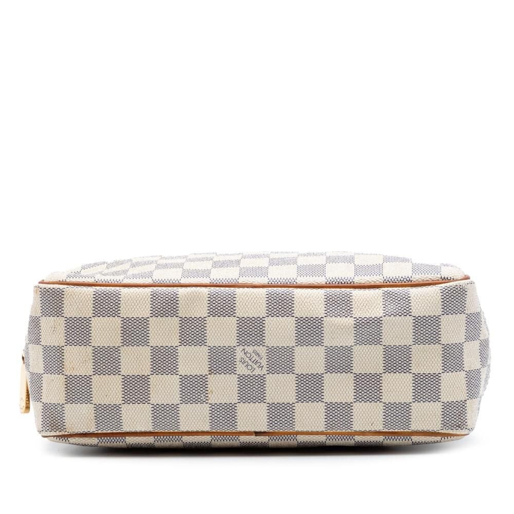 Louis Vuitton Clutch