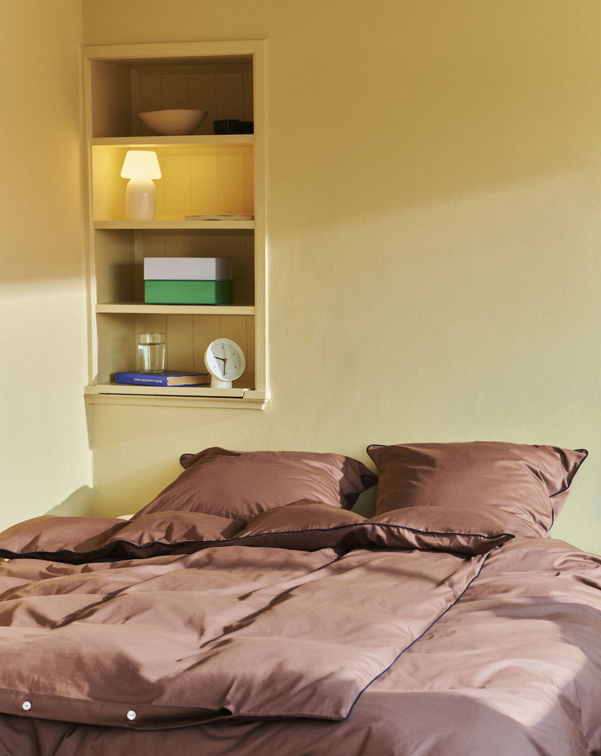 Outline Duvet Cover-W150 x L210-Mil