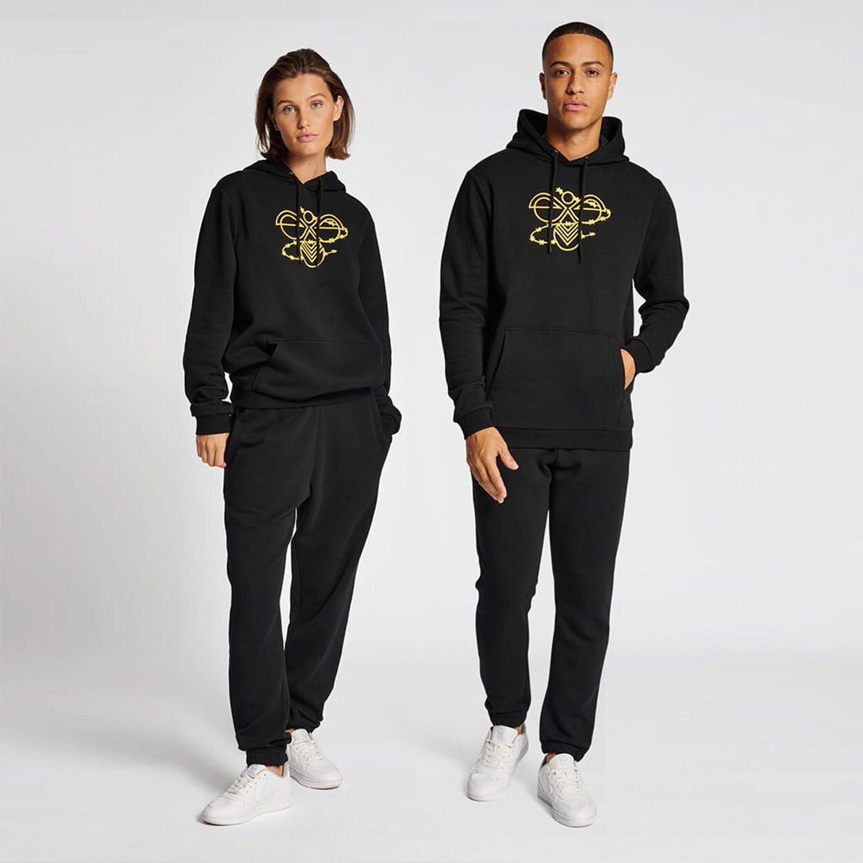 HUMMEL X Amnesty h&aelig;ttetr&oslash;je