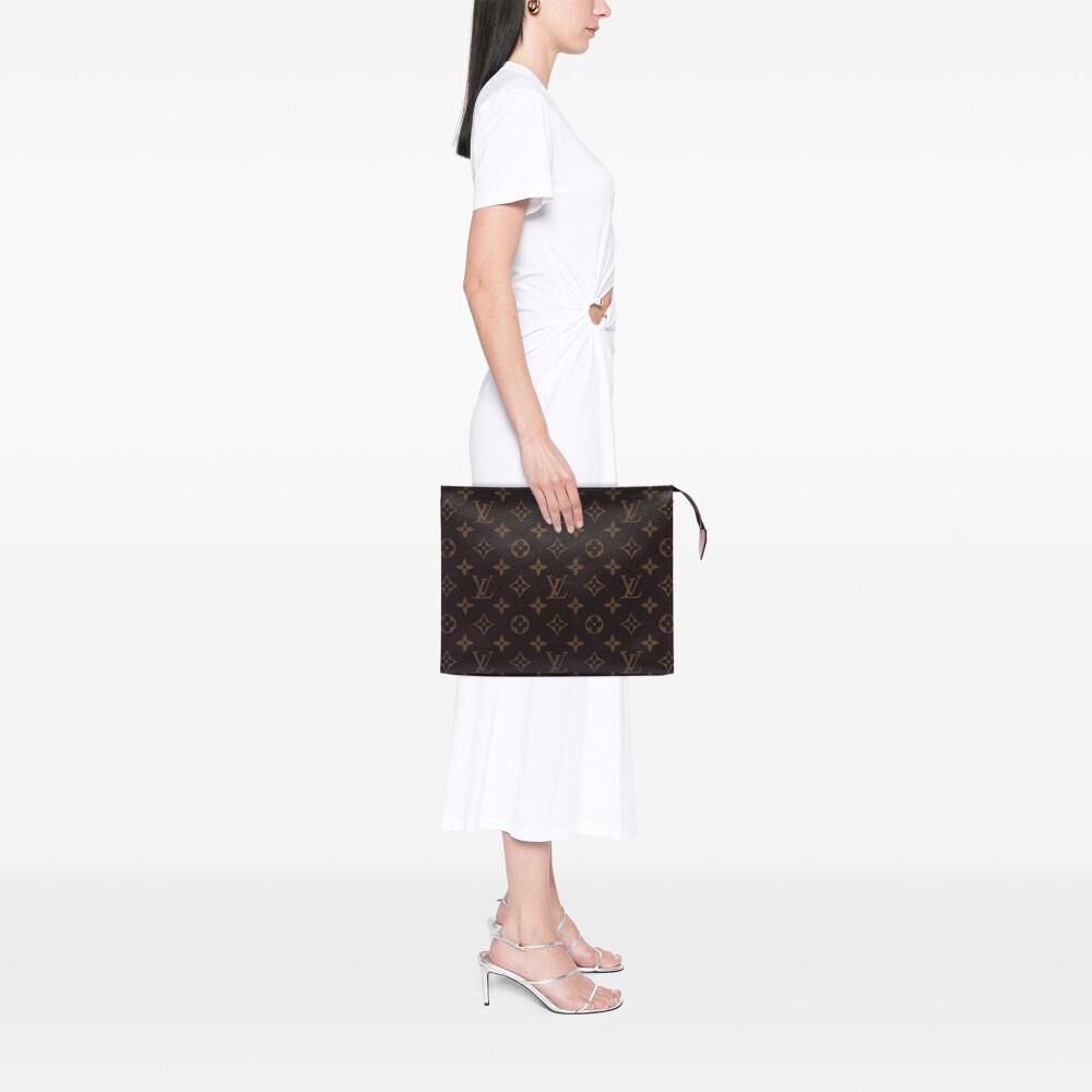 Louis Vuitton Taiga Toiletry Pouch