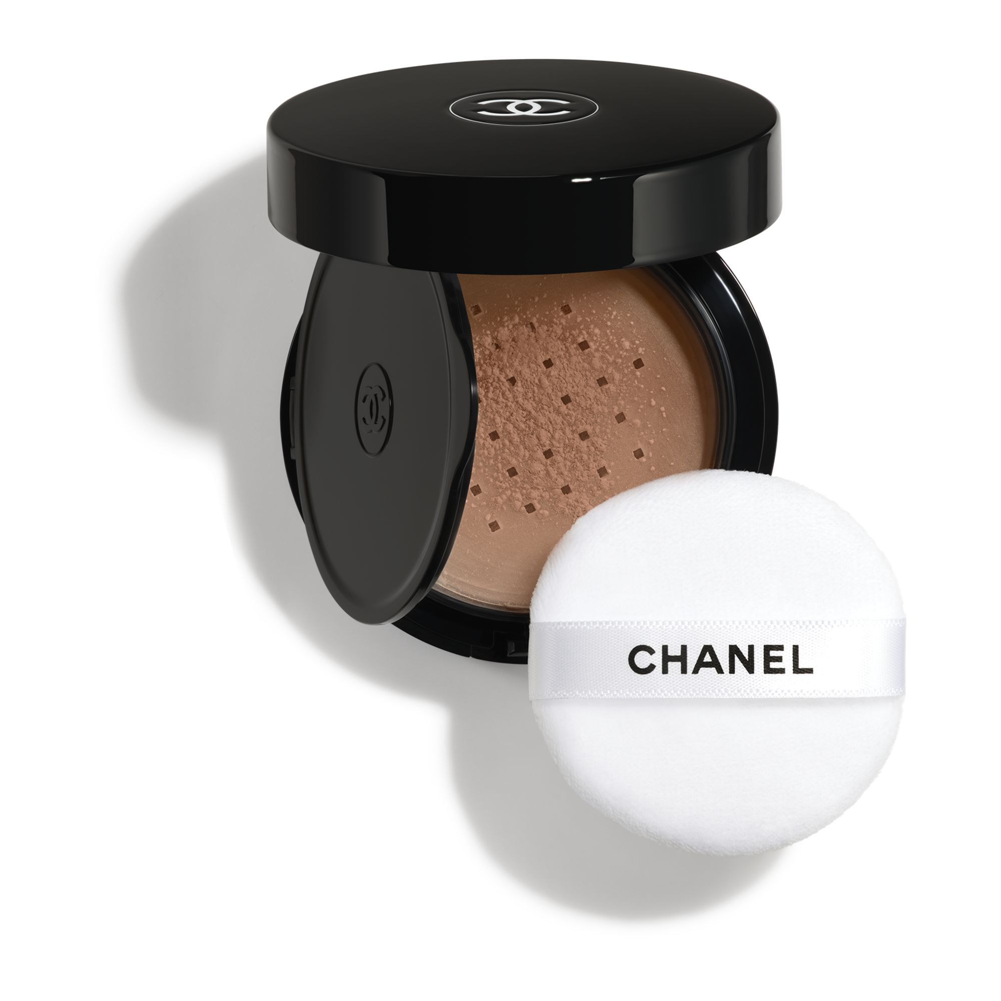 L&Oslash;ST PUDDER, NATURLIG FINISH. ON-THE-GO FORMAT