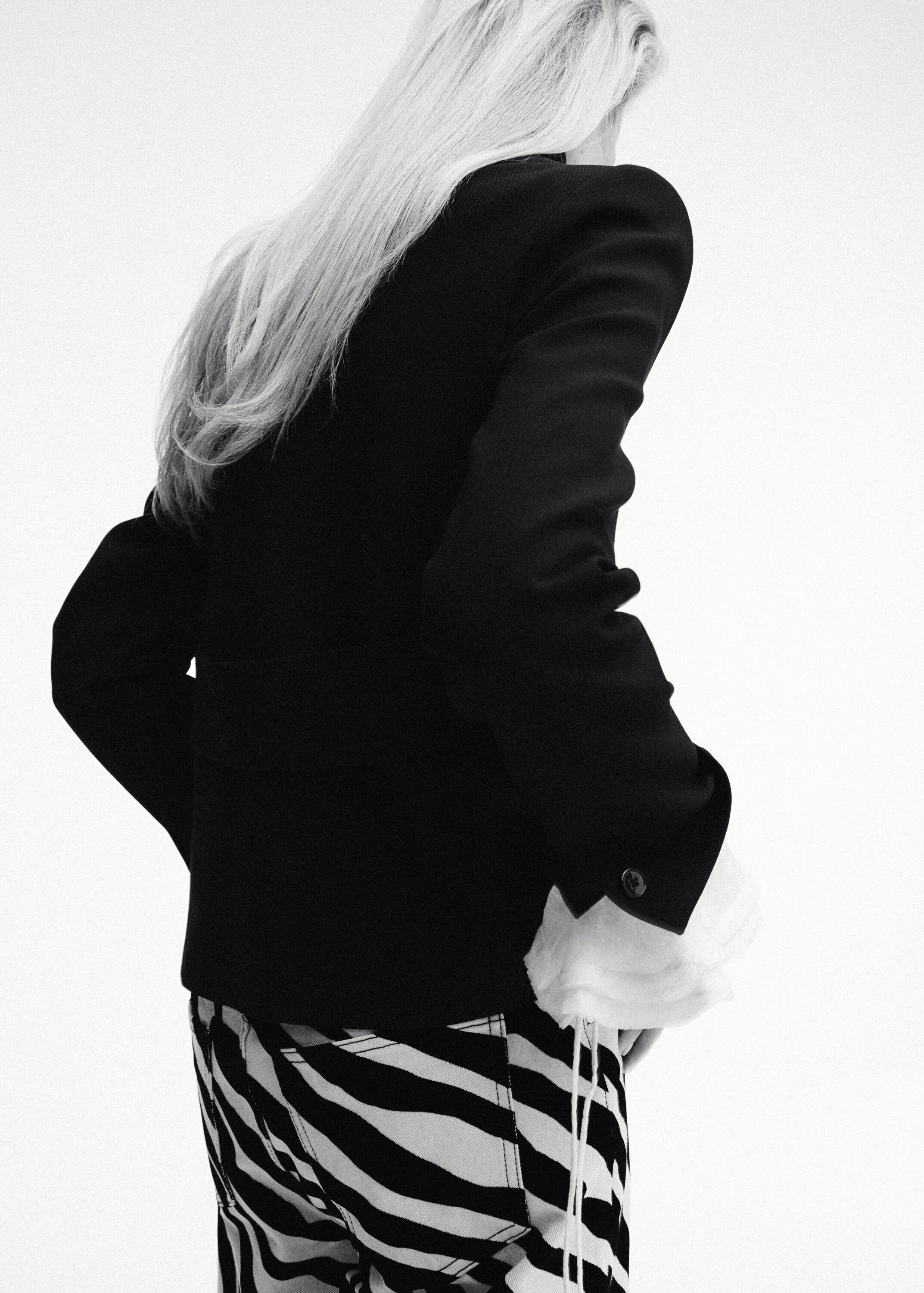 Straight-cut blazer with a high nec