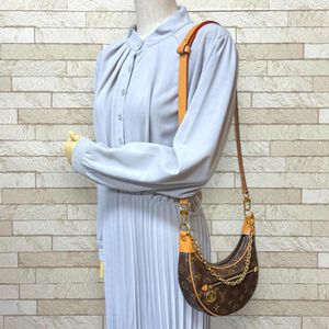 Louis Vuitton Shoulder Bags