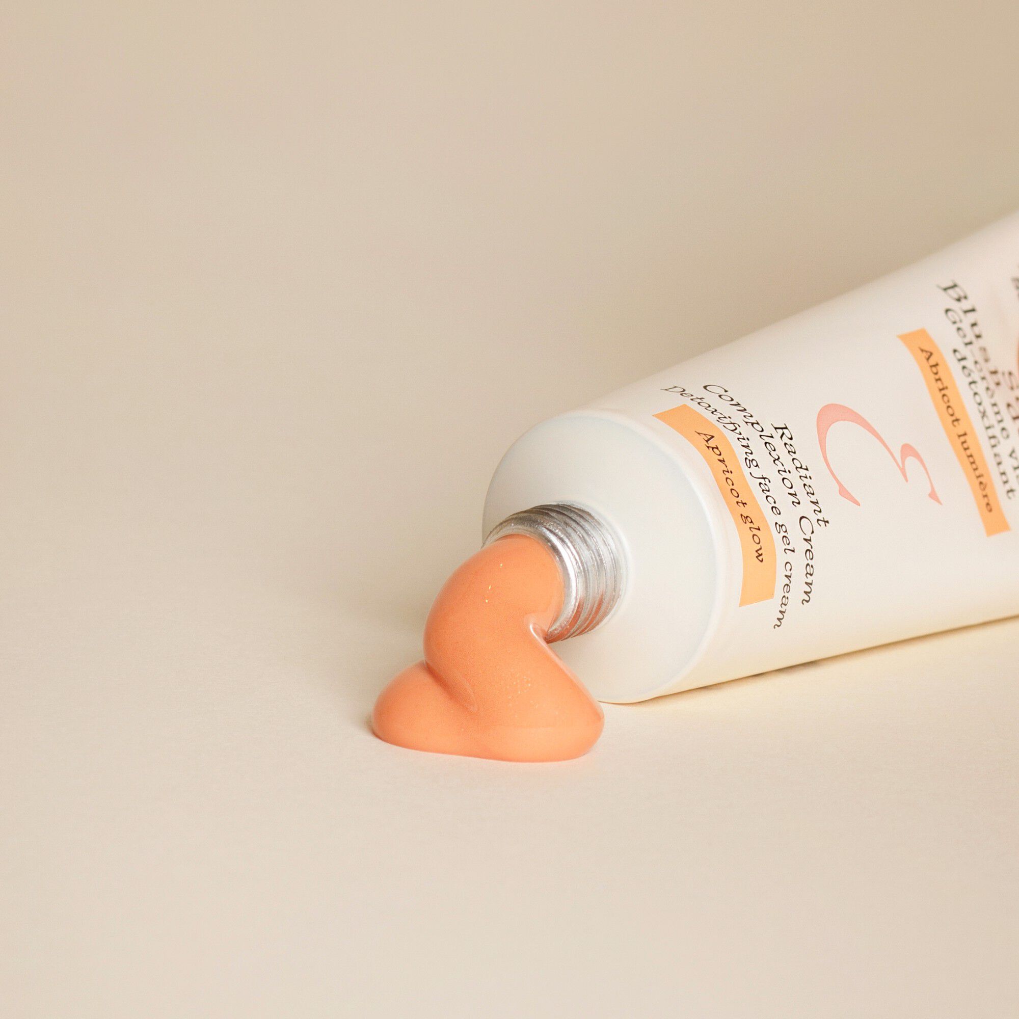 RADIANT COMPLEXION CREAM APRICOT GLOW 30 ML