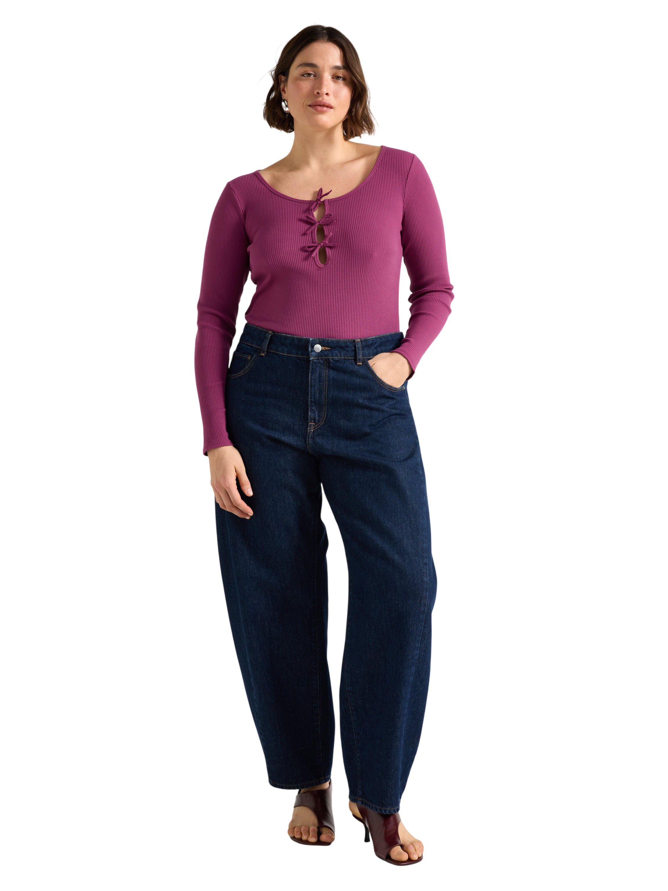 Ribbad l&aring;ng&auml;rmad topp med knytbands