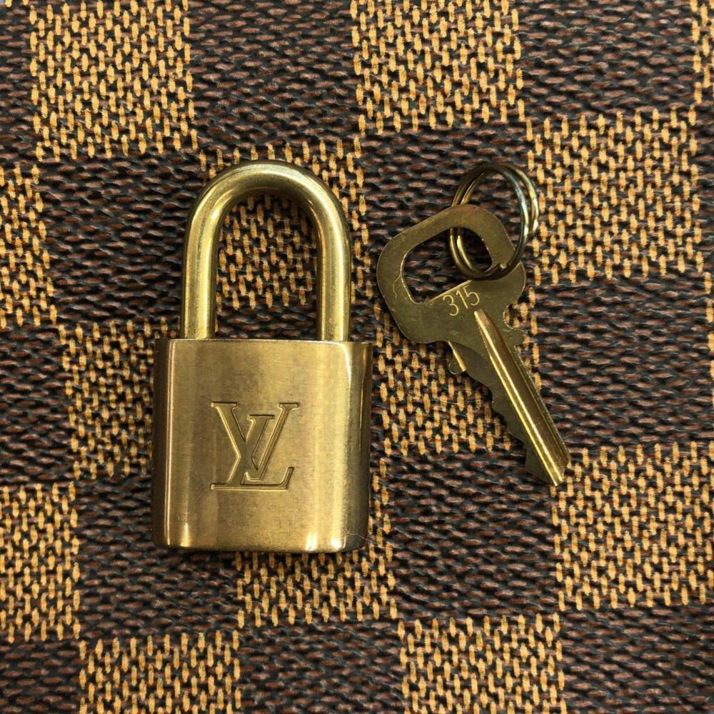 Louis Vuitton Chelsea