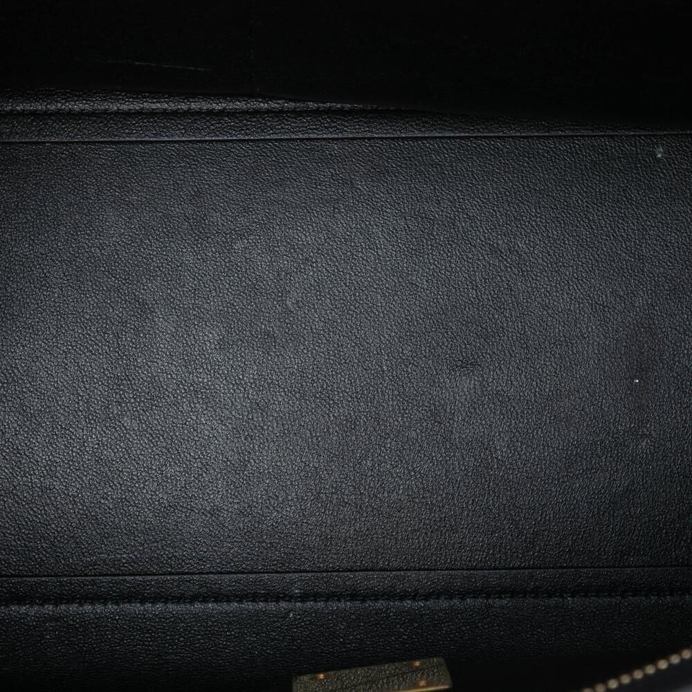 C&eacute;line Trapeze